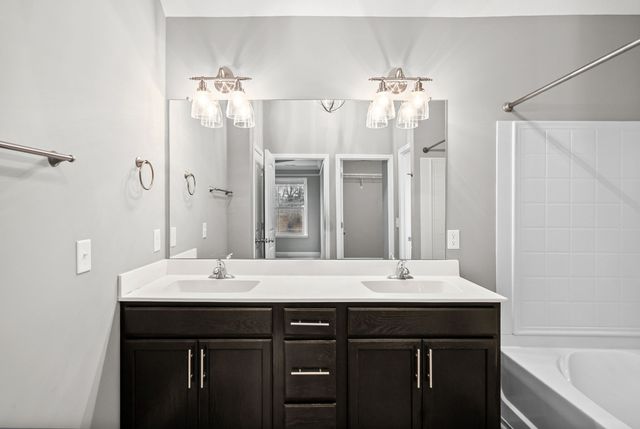 143 Sycamore Hill Dr, Clarksville, TN 37042