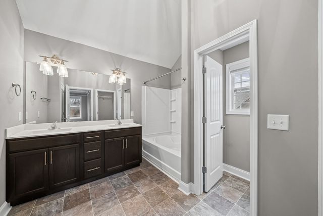 143 Sycamore Hill Dr, Clarksville, TN 37042