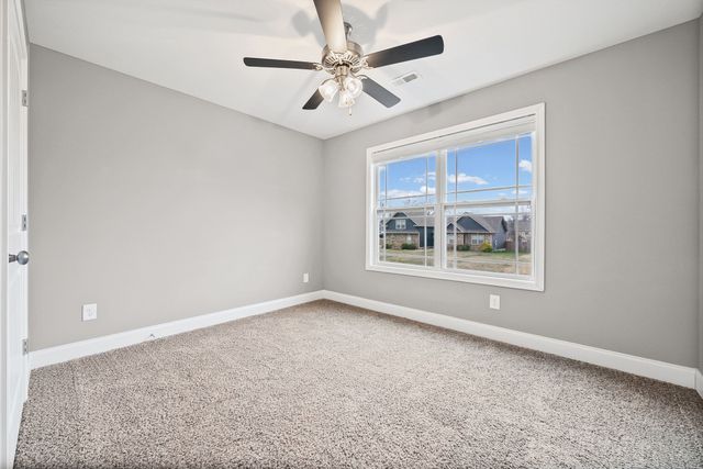 143 Sycamore Hill Dr, Clarksville, TN 37042