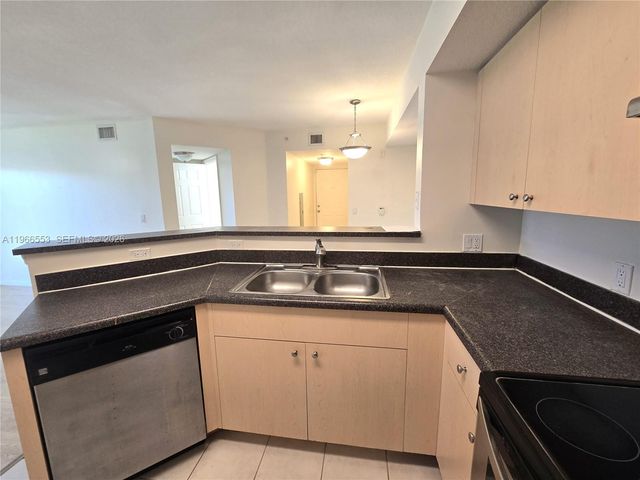 4180 San Marino Blvd 106, West Palm Beach, FL 33409