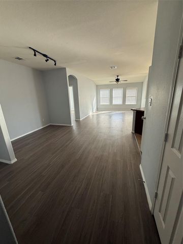 214 Foxglove DR, Hutto, TX 78634