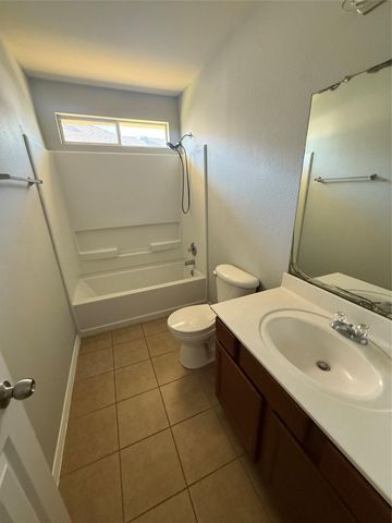 214 Foxglove DR, Hutto, TX 78634