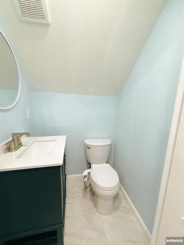 9-04 5th Street 4, Fair Lawn, NJ 07410