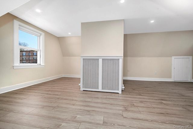 403 Palisade Avenue 3rd Fl, Yonkers, NY 10703