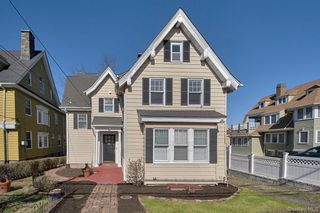 403 Palisade Avenue 3rd Fl, Yonkers, NY 10703