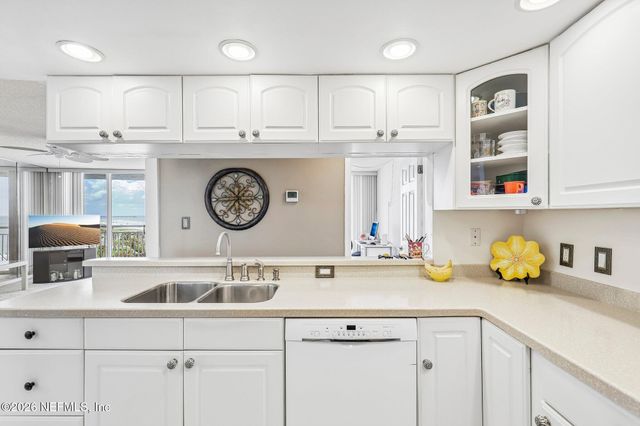 1601 OCEAN Drive 402, Jacksonville Beach, FL 32250