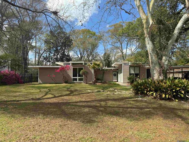 423 Castle Kirk Dr, Baton Rouge, LA 70808