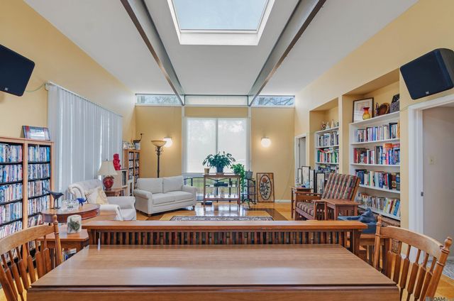 423 Castle Kirk Dr, Baton Rouge, LA 70808