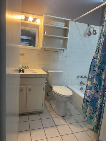 423 Castle Kirk Dr, Baton Rouge, LA 70808