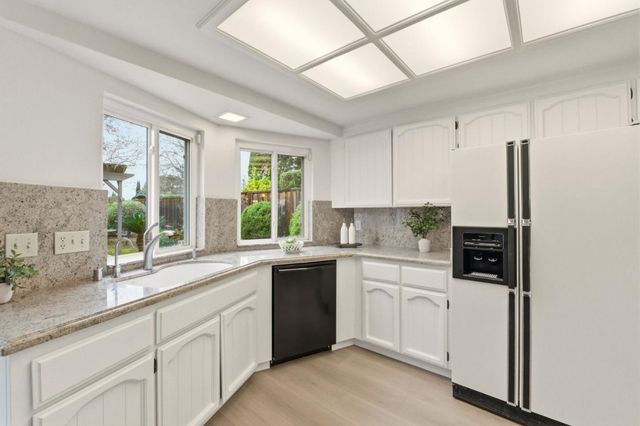 72 Amorok Way, Fremont, CA 94539