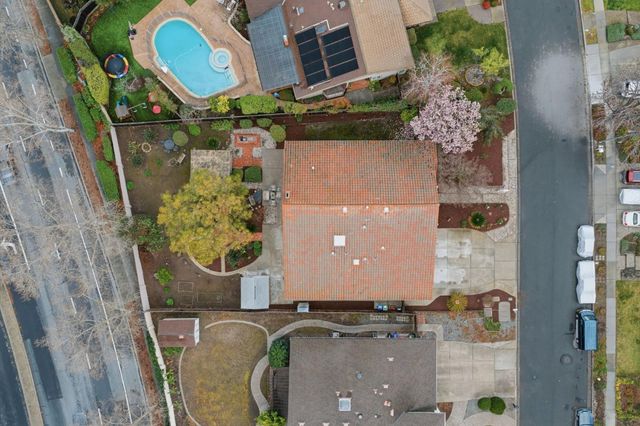 72 Amorok Way, Fremont, CA 94539