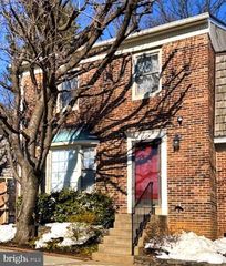 2285 IDYLWOOD STATION LN, Falls Church, VA 22043