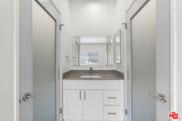 424 S Westmoreland Avenue 306, Los Angeles, CA 90020