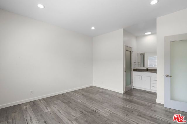 424 S Westmoreland Avenue 306, Los Angeles, CA 90020