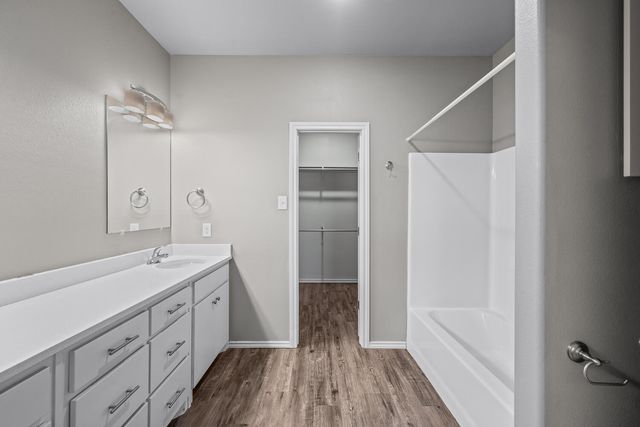 704 Hillshire Avenue, Wolfforth, TX 79382