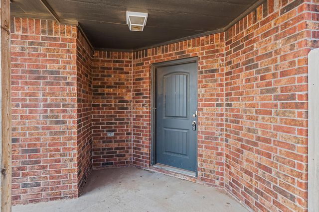 704 Hillshire Avenue, Wolfforth, TX 79382