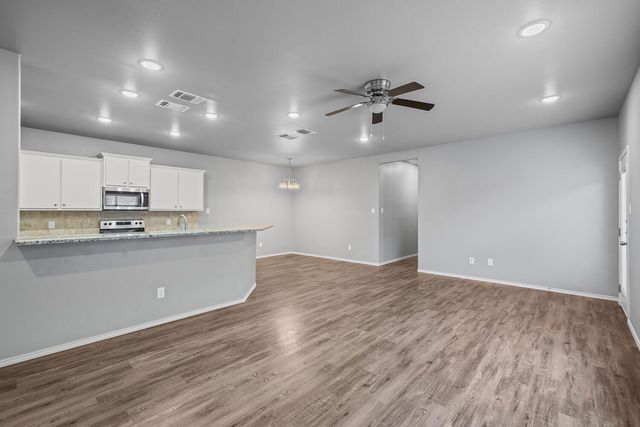 704 Hillshire Avenue, Wolfforth, TX 79382