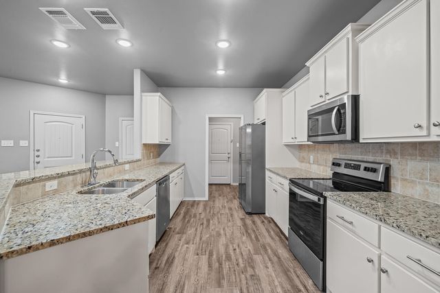 704 Hillshire Avenue, Wolfforth, TX 79382