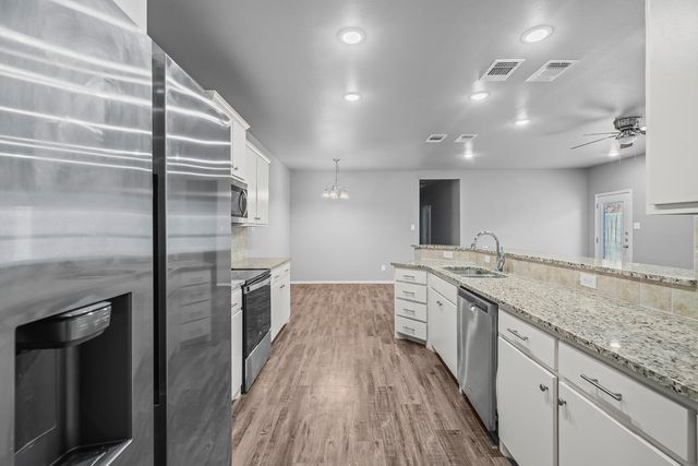 704 Hillshire Avenue, Wolfforth, TX 79382