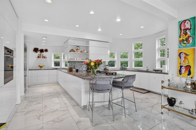 4845 Bryn Mawr Drive, Bloomfield Hills, MI 48301