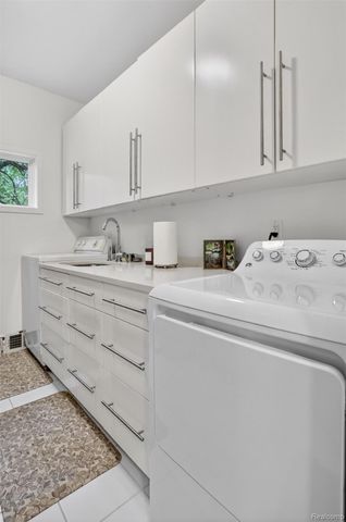 4845 Bryn Mawr Drive, Bloomfield Hills, MI 48301