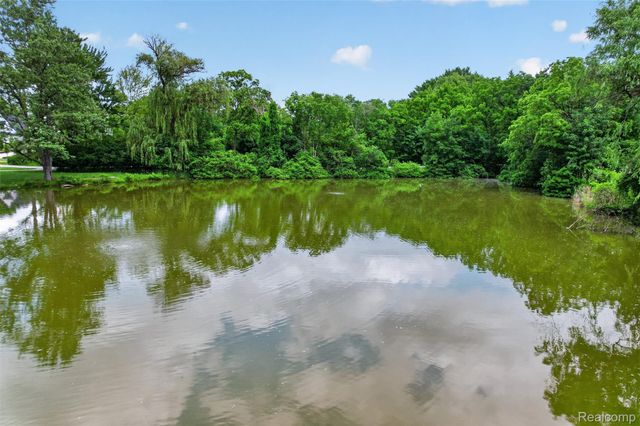 4845 Bryn Mawr Drive, Bloomfield Hills, MI 48301