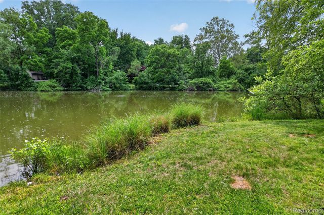 4845 Bryn Mawr Drive, Bloomfield Hills, MI 48301