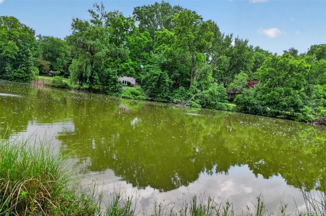 4845 Bryn Mawr Drive, Bloomfield Hills, MI 48301