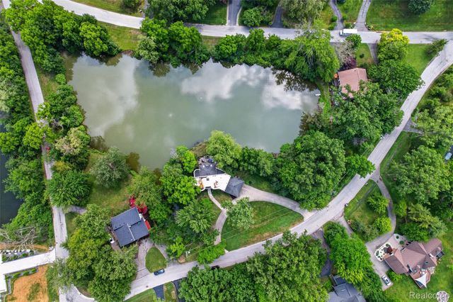 4845 Bryn Mawr Drive, Bloomfield Hills, MI 48301
