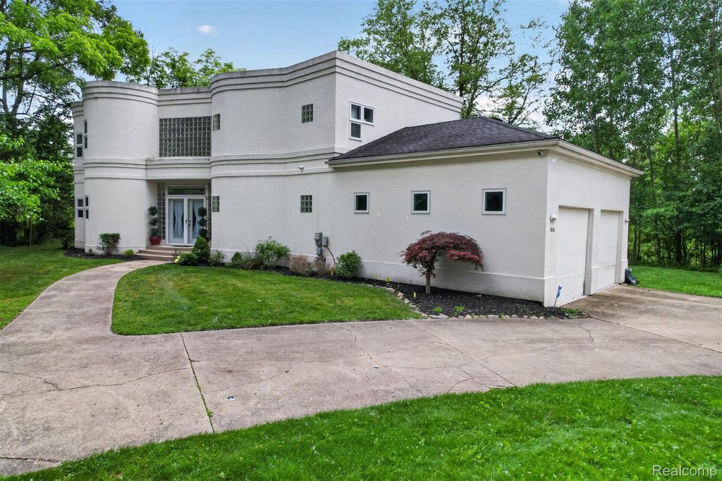 4845 Bryn Mawr Drive, Bloomfield Hills, MI 48301
