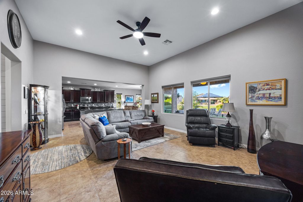 Image 10 of property listing at 19833 N MONTE Lane, Maricopa, AZ 85138