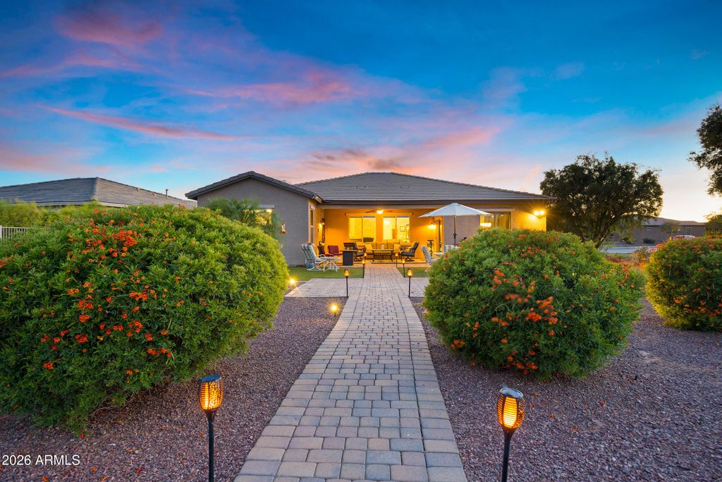 Image 28 of property listing at 19833 N MONTE Lane, Maricopa, AZ 85138