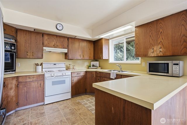 9471 Axlund Road, Lynden, WA 98264