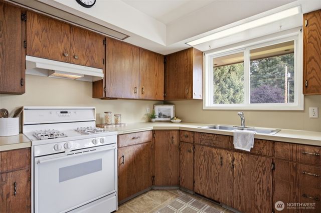 9471 Axlund Road, Lynden, WA 98264