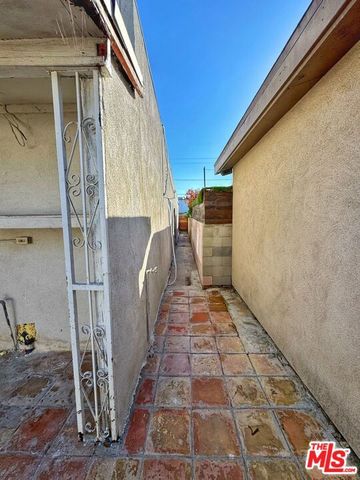 619 Elm Avenue, Inglewood, CA 90301