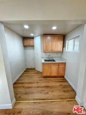 619 Elm Avenue, Inglewood, CA 90301