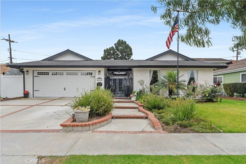 Image 1 of property listing at 4722 Scenario, Huntington Beach, CA 92649