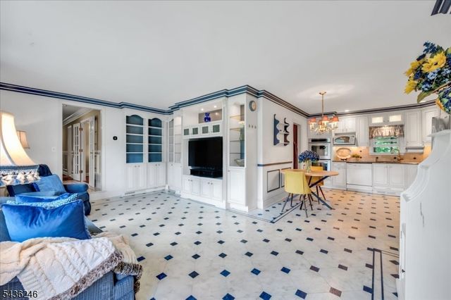 1097 Cambridge Ln, Bridgewater Twp., NJ 08807