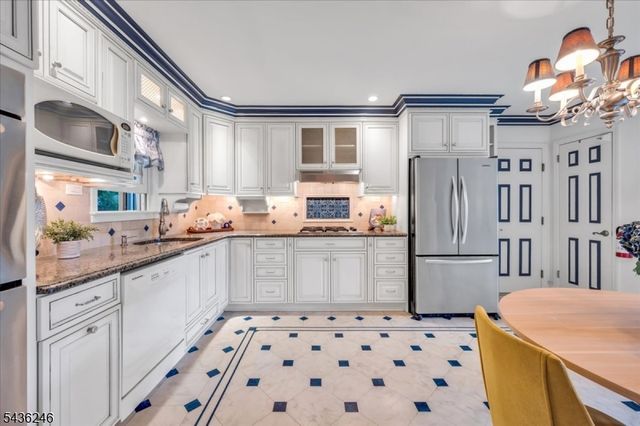 1097 Cambridge Ln, Bridgewater Twp., NJ 08807