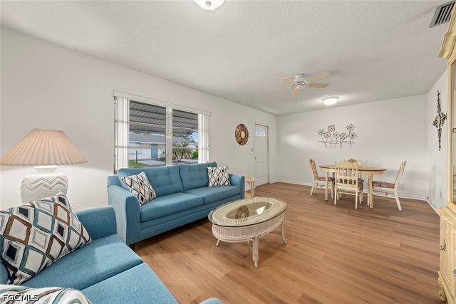 16 Dawn Flower CIR, Lehigh Acres, FL 33936