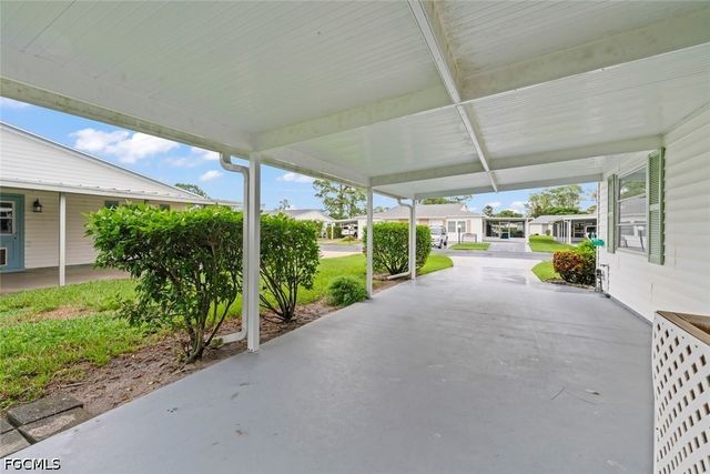 16 Dawn Flower CIR, Lehigh Acres, FL 33936