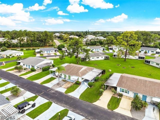 16 Dawn Flower CIR, Lehigh Acres, FL 33936