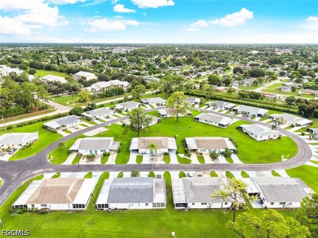 16 Dawn Flower CIR, Lehigh Acres, FL 33936