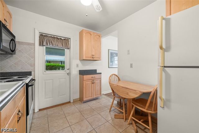 16 Dawn Flower CIR, Lehigh Acres, FL 33936