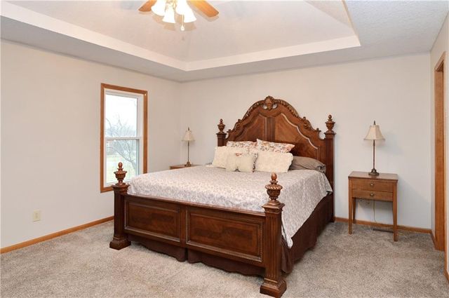 15145 Lakeport Lane, Smithville, MO 64068