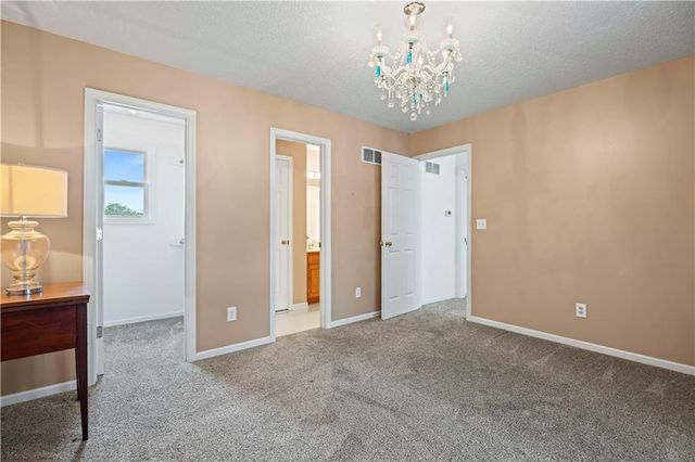 15145 Lakeport Lane, Smithville, MO 64068