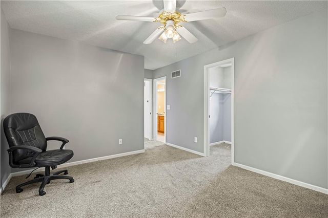 15145 Lakeport Lane, Smithville, MO 64068