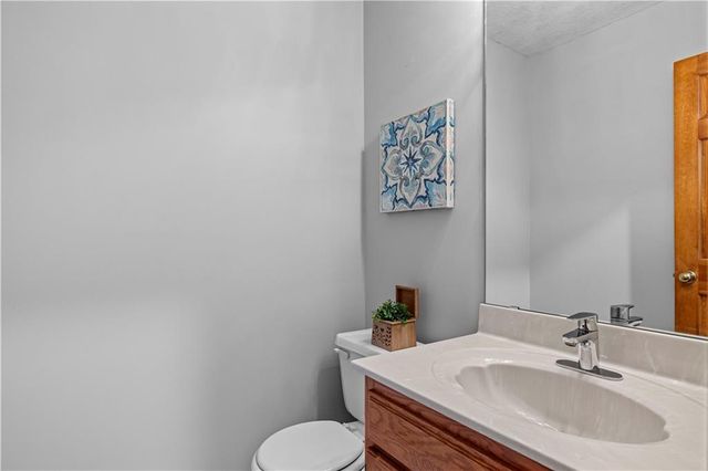 15145 Lakeport Lane, Smithville, MO 64068