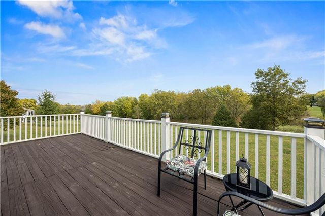 15145 Lakeport Lane, Smithville, MO 64068