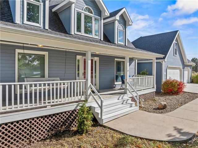 15145 Lakeport Lane, Smithville, MO 64068